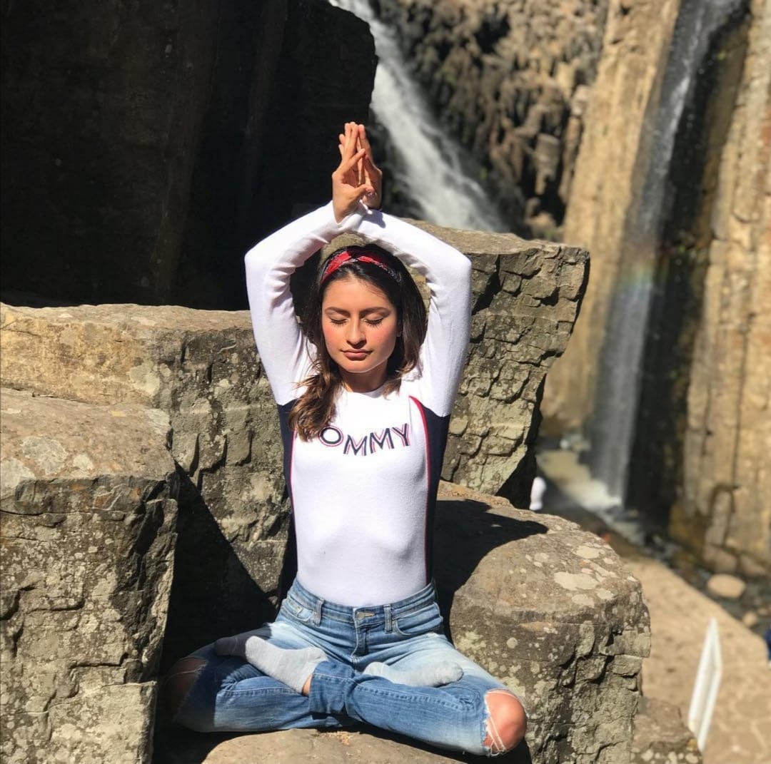 FLOR DE LOTO Y SU SIMBOLISMO EN YOGA