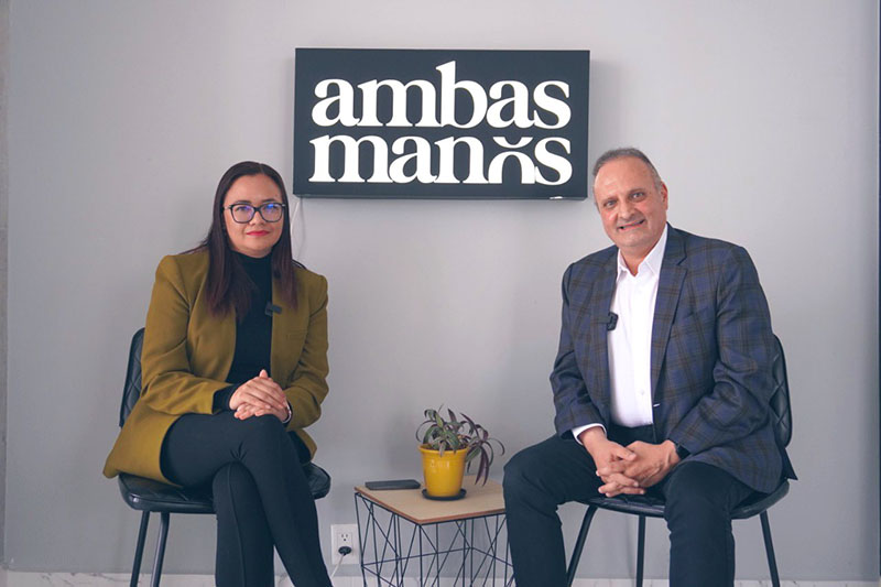 Pepe Hanan conversa con Viridiana Lozano, directora de Ambas Manos, sobre el caso de Xavier Alexander