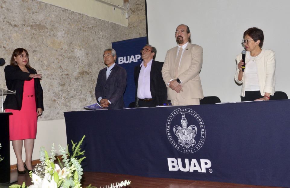 Preside la Rectora Lilia Cedillo Ramírez informe de labores y toma de protesta en la FFyL