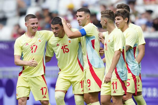 España, a cuartos tras vencer a República Dominicana