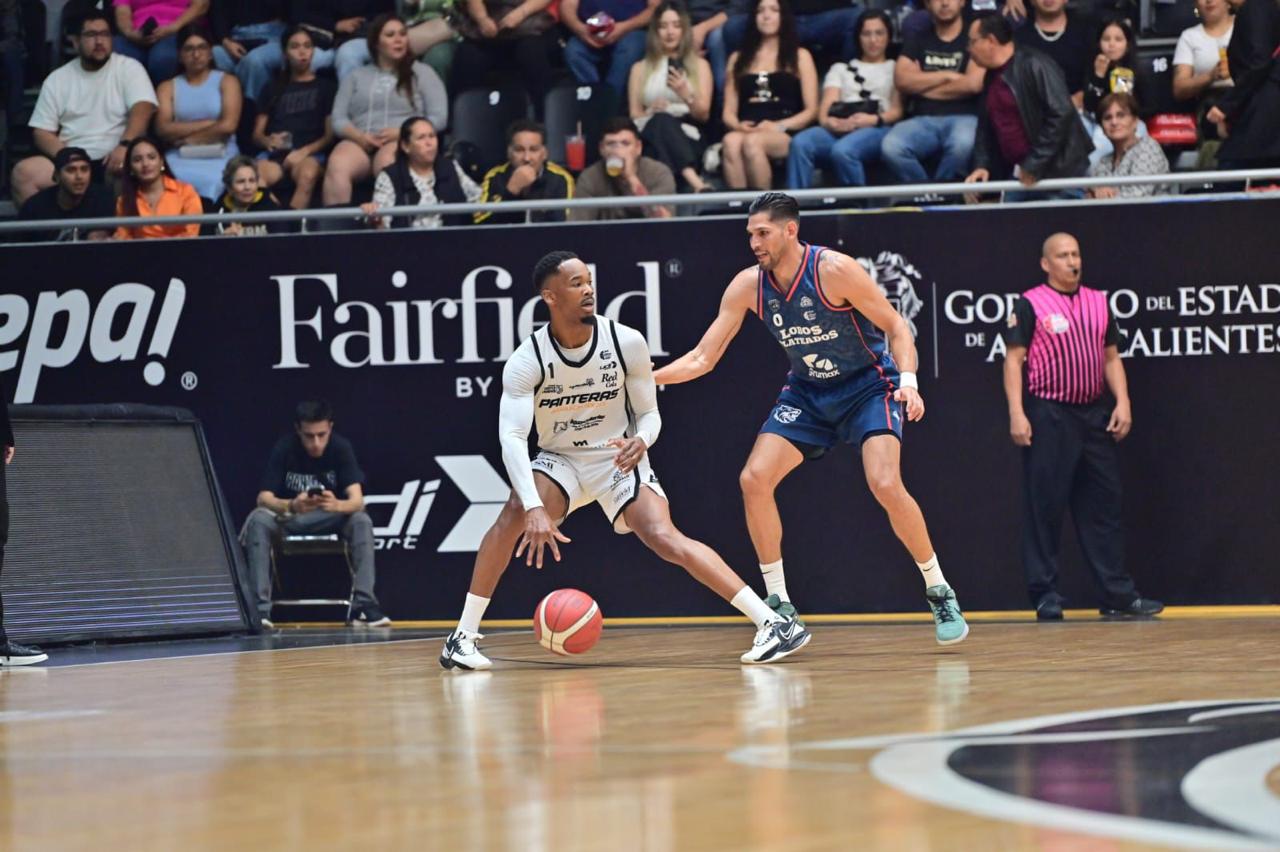 Panteras gana en intenso partido a Lobos Plateados