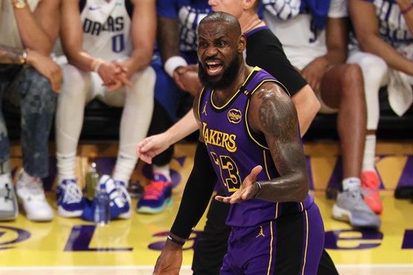 LeBron le regala a Doncic su venganza contra Dallas