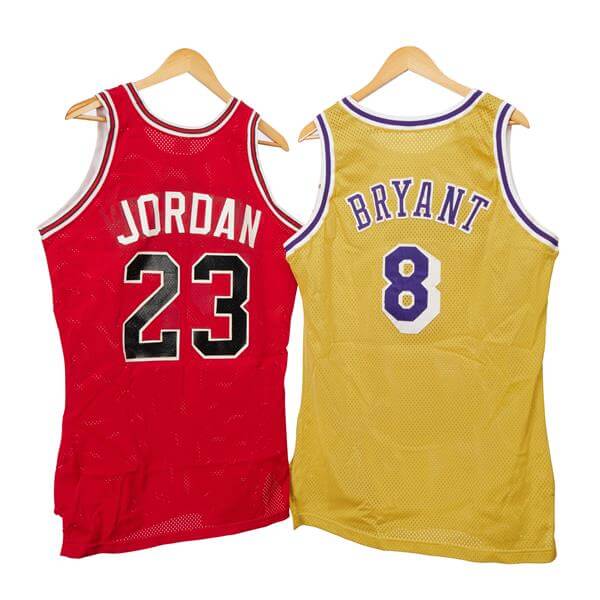 Sotheby’s subastará las camisetas del debut de Jordan con los Bulls y Bryant con Lakers