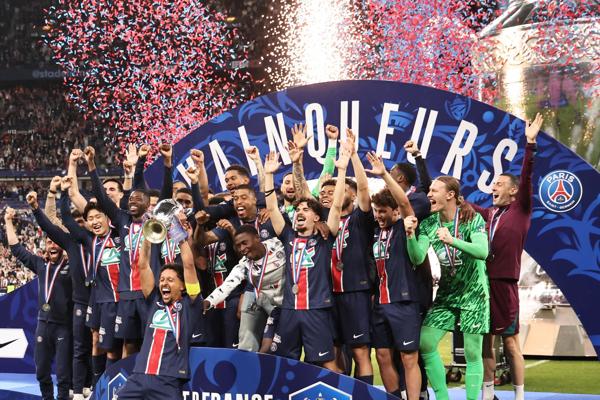 El PSG alza la Copa de Francia pensando en Múnich