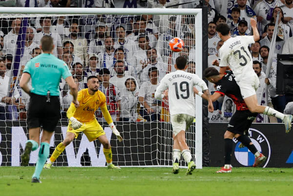 El Barça Se Queda A Un Suspiro De Cerrar El Título Tras Un Gol Del Madrid En El 95