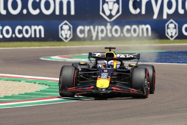 Verstappen contra los McLaren en la prueba más icónica del año
