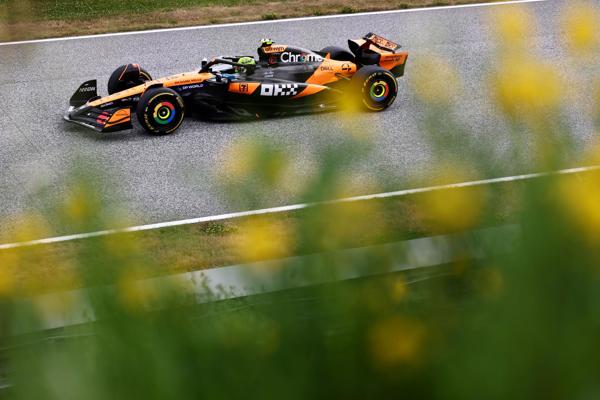 Los McLaren delante de Verstappen; Alonso fue duodécimo, Sainz, el 15 y Colapinto, el 19
