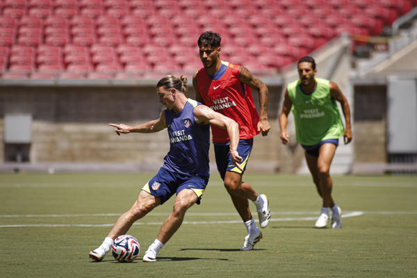 El Atlético de Madrid realiza su penúltimo entrenamiento antes de partir a Seattle