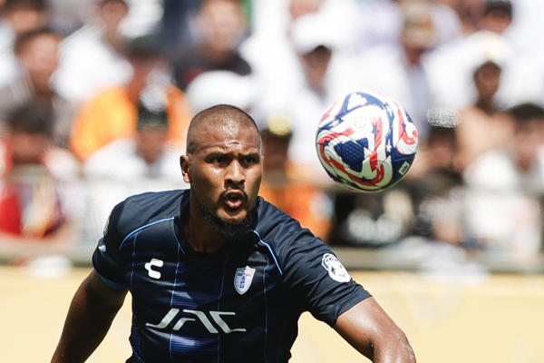 El venezolano Salomón Rondón se despide del Pachuca para emigrar al Real Oviedo