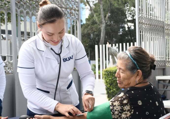 Oferta la BUAP Diplomado para desarrollar competencias en cuidadores familiares