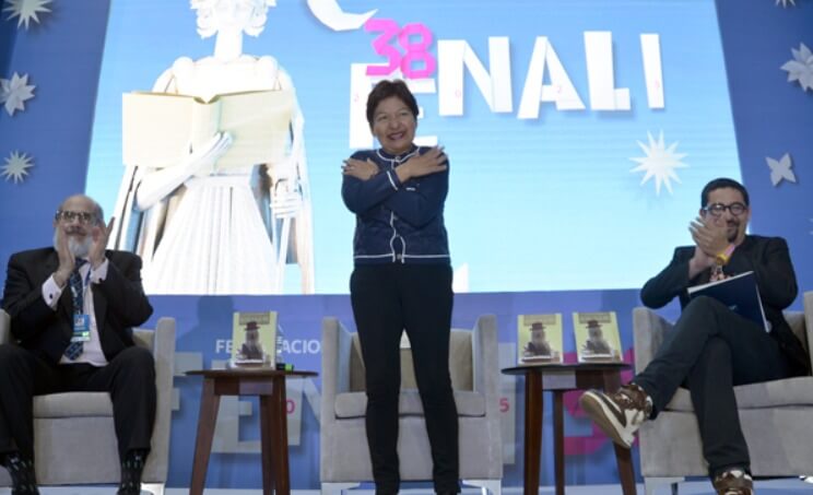 Microorganismos, primeros en colonizar y últimos en desaparecer