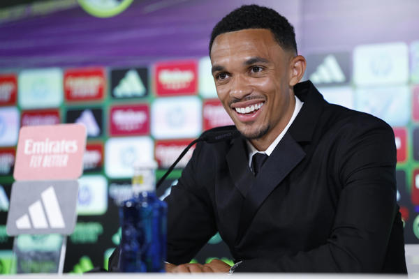 Alexander Arnold En Vísperas De Su Debut: "está Siendo Más Fácil De Lo Que Pensaba"