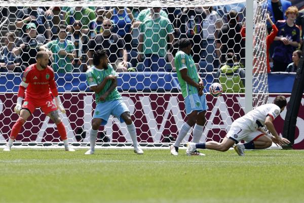 El georgiano Kvaratskhelia, del PSG, firma el gol 100 en el Mundial de Clubes