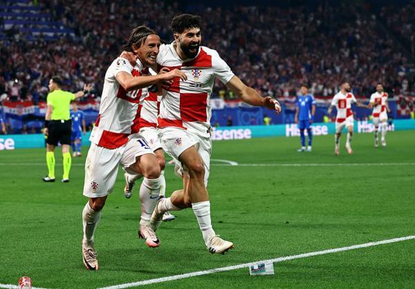 5 1. Modric Es Infinito