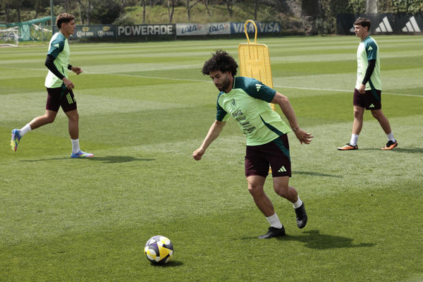 'chino' Huerta Pide A México Concentración Para Evitar Sorpresas En El Debut