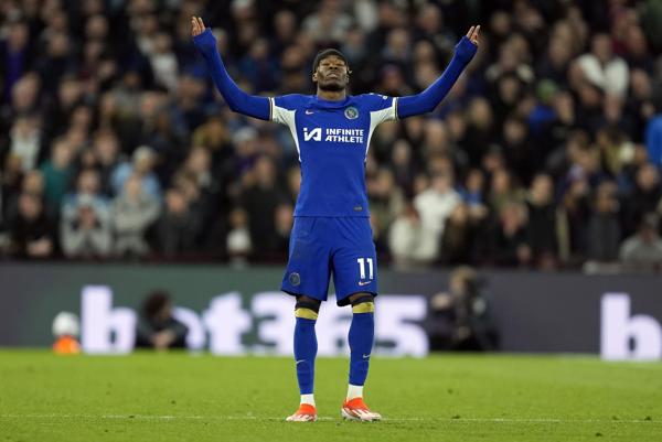 El Arsenal oficializa el fichaje del extremo inglés Noni Madueke