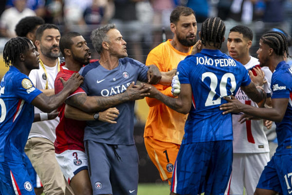 “No saben perder”, dice João Pedro tras el incidente con Luis Enrique