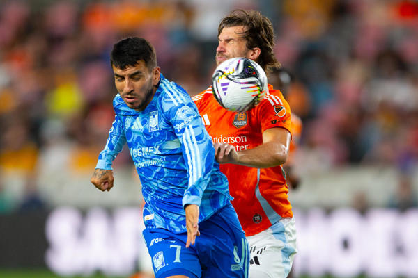 Ángel Correa marca doblete en goleada del Tigres UANL al Houston Dynamo