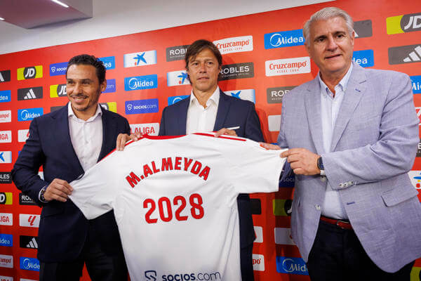 Almeyda: “Vengo a intentar que el Sevilla vuelva a ser lo que estaba acostumbrado a ser”