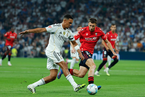 Mbappé salva un frío estreno