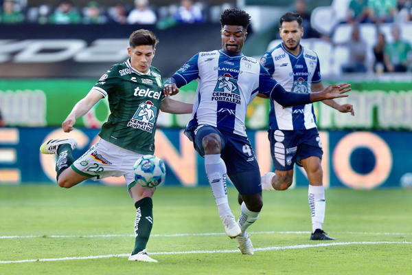 Díaz salva a León con 1-1 en casa y el líder Pachuca queda en riesgo