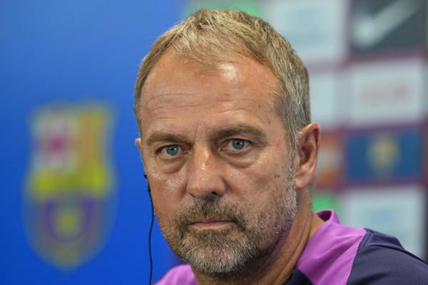 Flick, sobre las inscripciones: “No estoy demasiado contento, pero confío en el club”