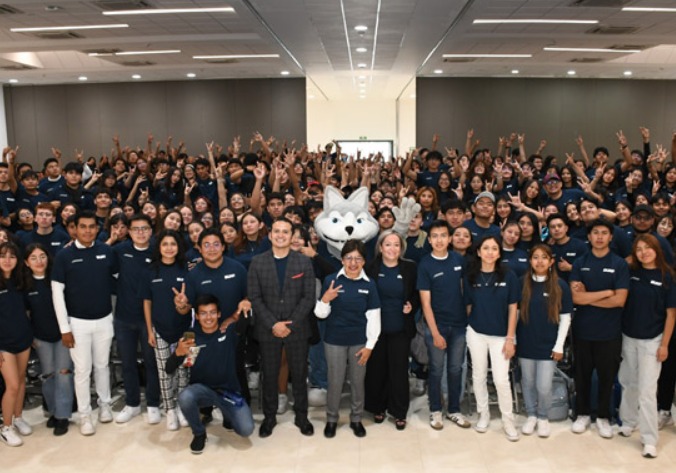 Reconocen acompañamiento de tutores, mentores y lobomentores