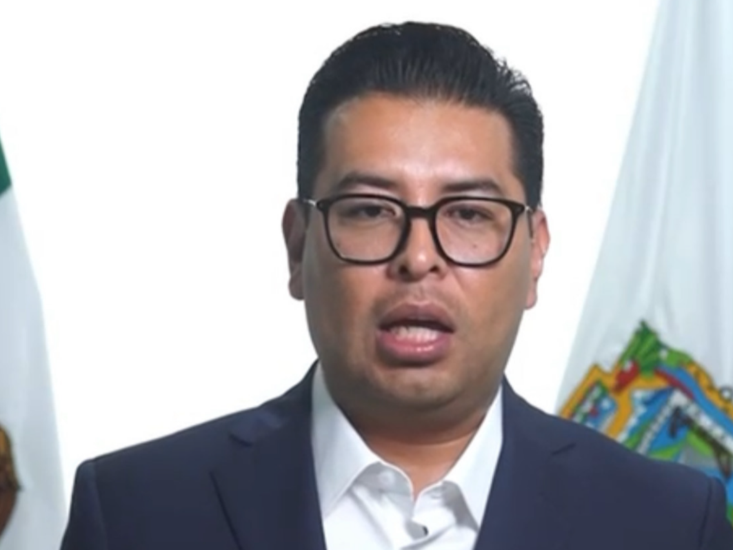 Desbandada del PRI y PAN hacia MC