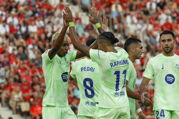 El Barça arranca sin sobresaltos ante un Mallorca que terminó con nueve