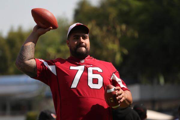 El mexicano Will Hernández firma con los Arizona Cardinals por una campaña