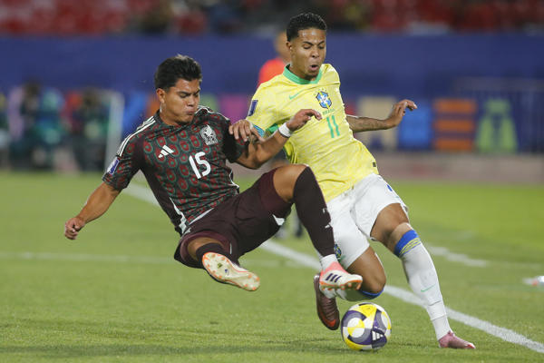 México y Brasil igualan en un partido estelar para el mexicano Gilberto Mora