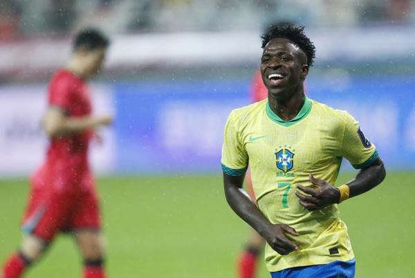 Vinícius, Procesado En Brasil Por "perturbar" A Los Vecinos Con Su Fiesta De Cumpleaños