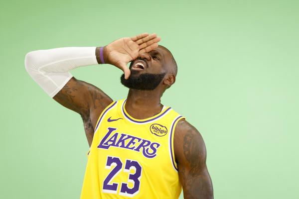 Lebron James Se Queda Solo