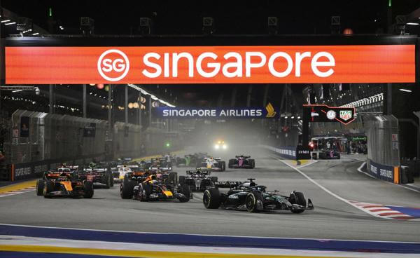 Russell Gana En Singapur, Donde Alonso Fue Octavo Y Sainz, Décimo