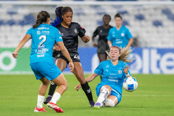 4 0. Monterrey Golea A Vancouver Y Merodea Las Semifinales