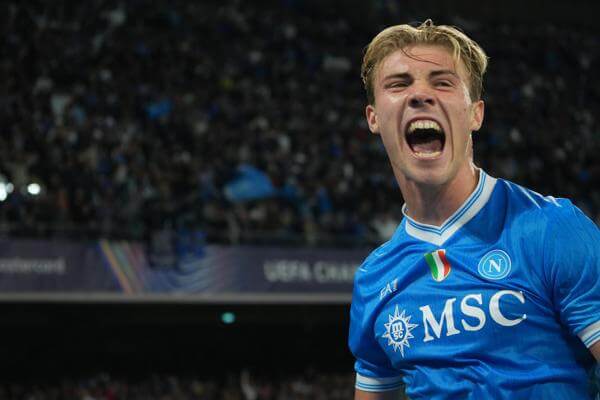 2 1. De Bruyne Y Hojlund Encienden El Maradona