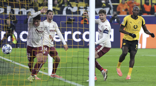 El Villarreal se queda sin margen de error tras una noche aciaga en Dortmund