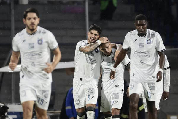 Querétaro le pega al Juárez y se mantiene con vida en el Apertura