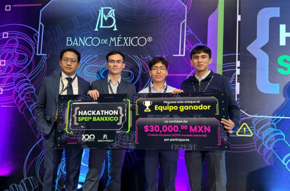 Estudiantes de Computación de la BUAP ganan en Hackathon