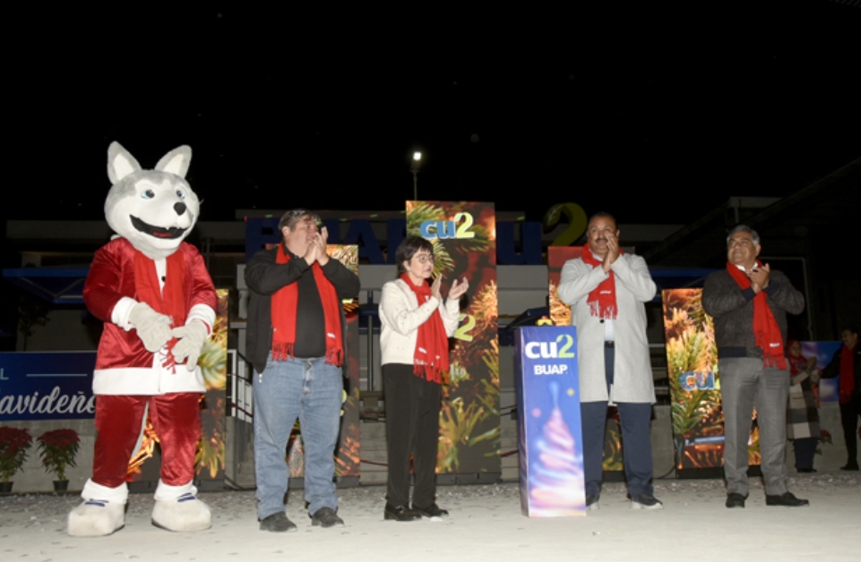 Enciende Rectora árbol de navidad en CU2