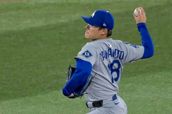 Yoshinobu Yamamoto, Mvp De La Serie Mundial
