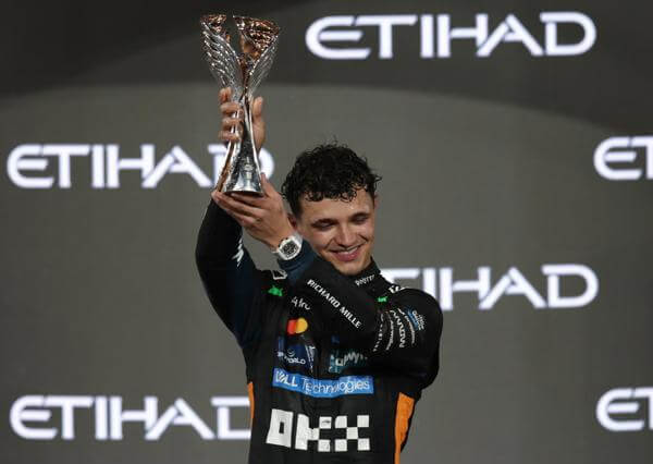 Norris resiste el espectacular arreón final de Verstappen y se corona campeón