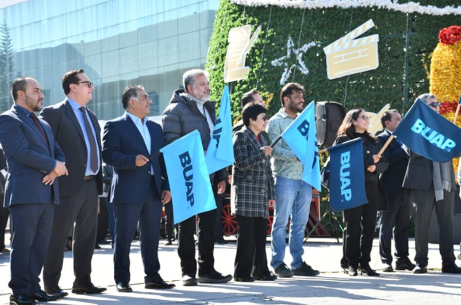 Banderazo de salida de la campaña “Dona un juguete”