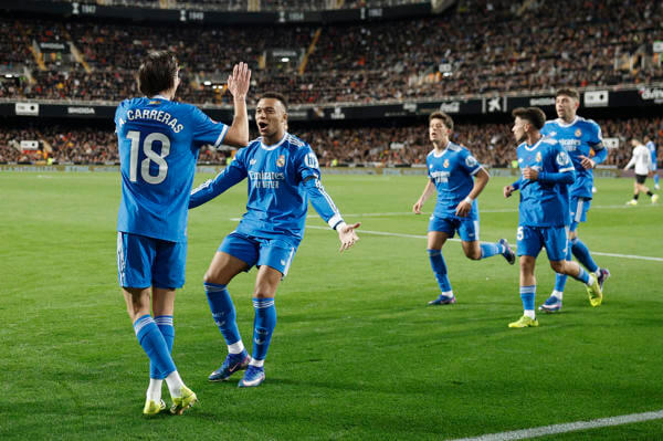 0 2. Carreras Encarrila El Triunfo Del Real Madrid Y Mbappé Sentencia Al Valencia