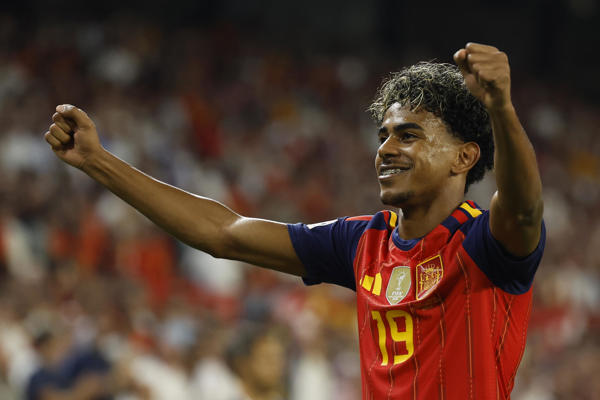 4 1. Las Dos Estrellas También Brillan En Sevilla